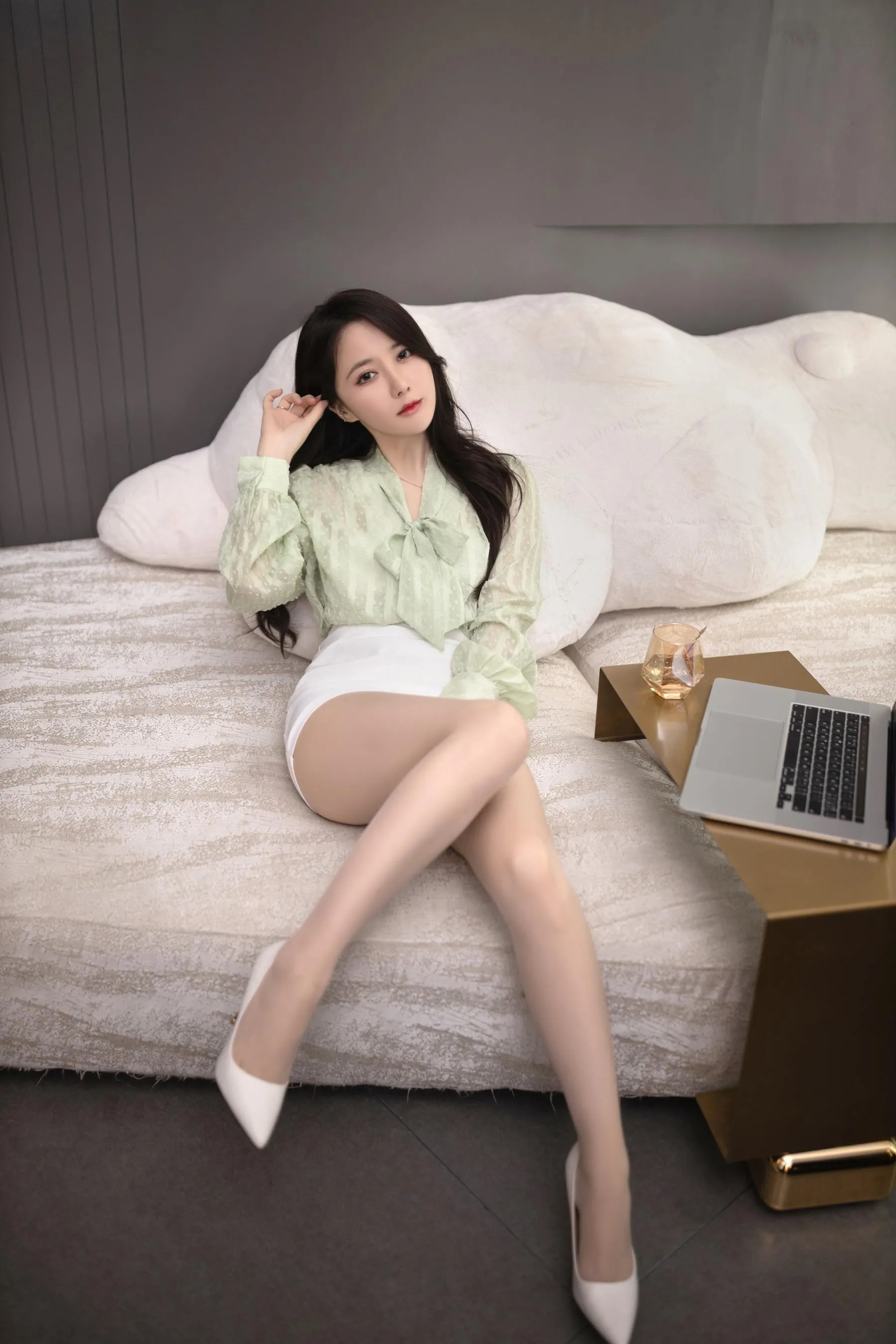 NO.0036 秀人名模鱼子酱Fish内部私购未上架《雨后彩虹》写真 [85P]插图6